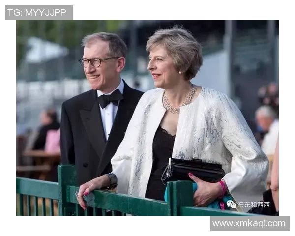 足球球星背后的她们那些默默支持的女孩子们的真实故事与生活揭秘 足球球星背后的她们那些默默支持的女孩子们的真实故事与生活揭秘