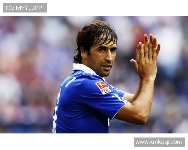 足球巨星同场竞技激情四射震撼壁纸展现众多球星风采与精彩瞬间